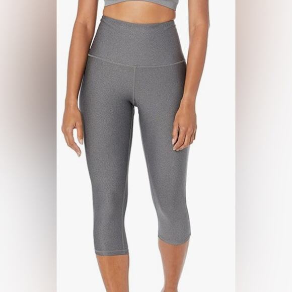 Woman’s Amazon Essential Active Capri Leggings X-Large - Picture 4 of 8
